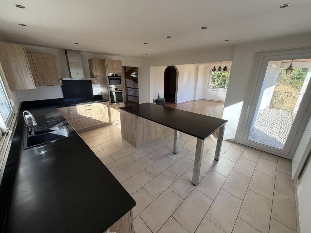 Maison 6 pièces 151 m² · à Thonon-les-Bains · 151 m² · 395 625 €