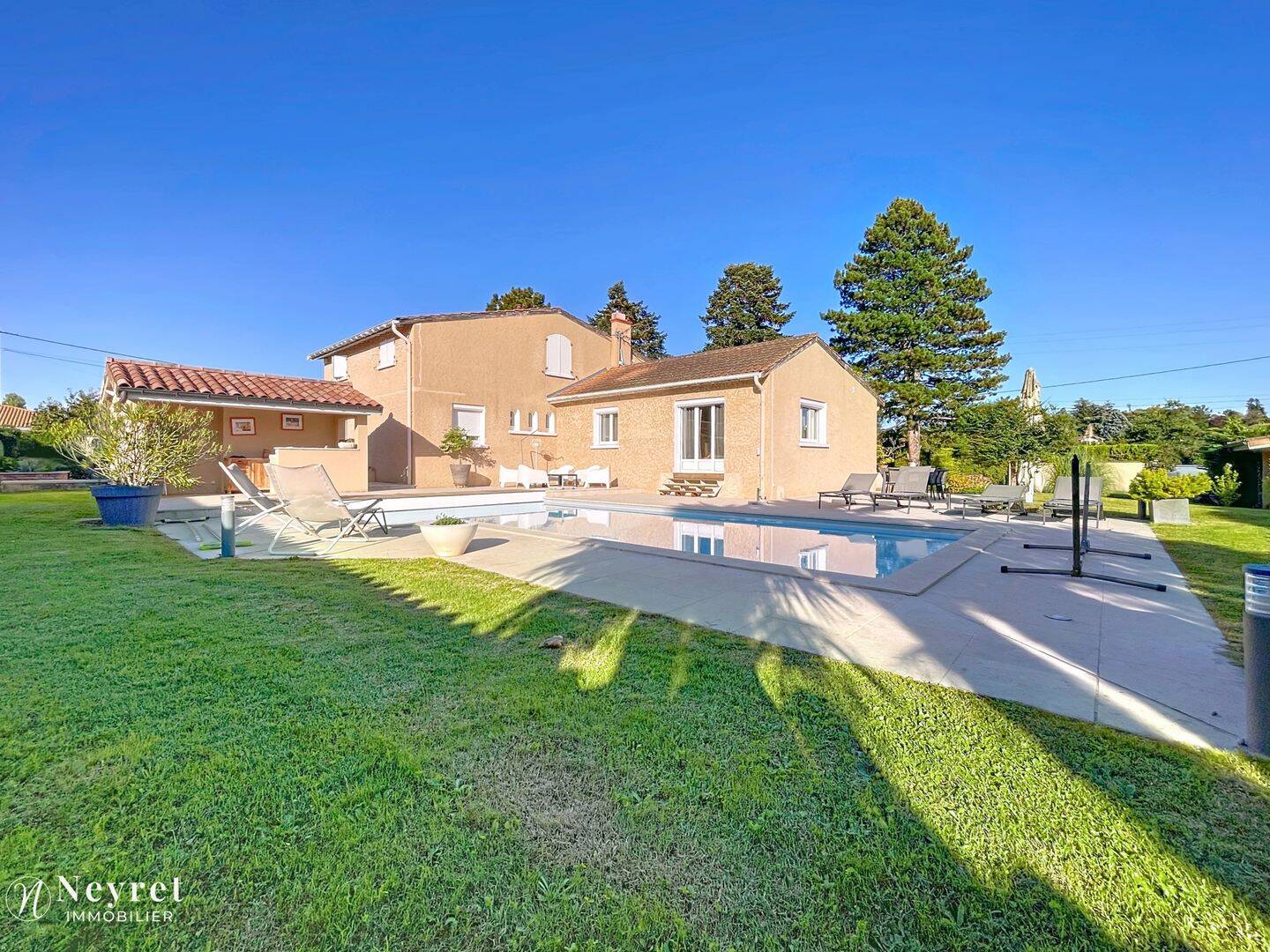 Maison 7 pièces 175 m² · à Charly · 175 m² · 745 000 €