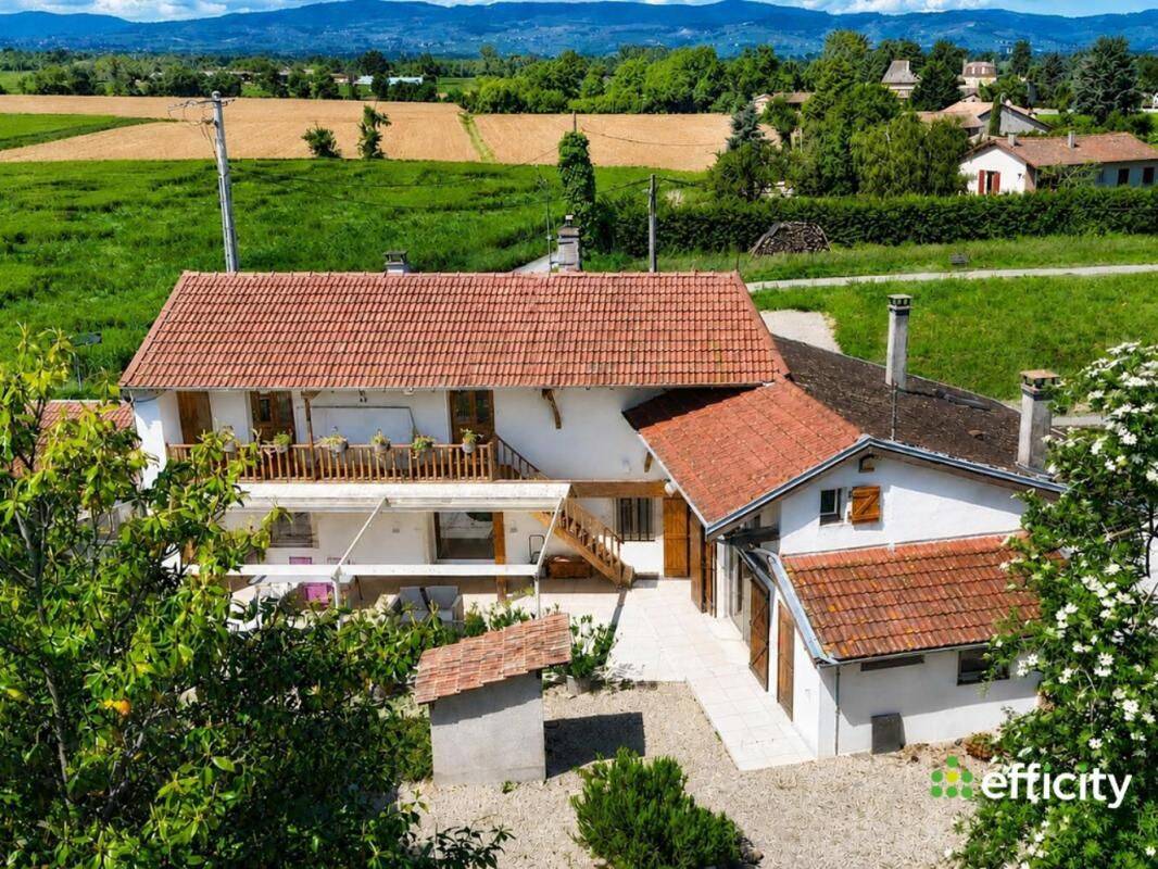 Maison 8 pièces 210 m² · à Saint-Didier-sur-Chalaronne · 210 m² · 470 000 €