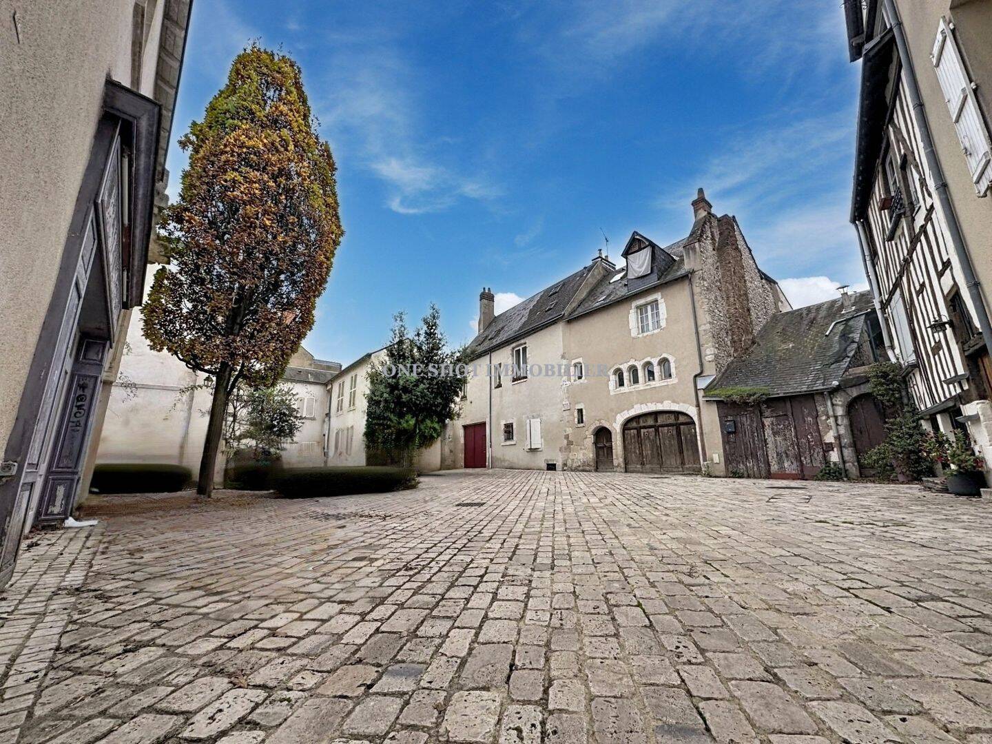 Maison 8 pièces 170 m² · à Orléans · 170 m² · 499 000 €