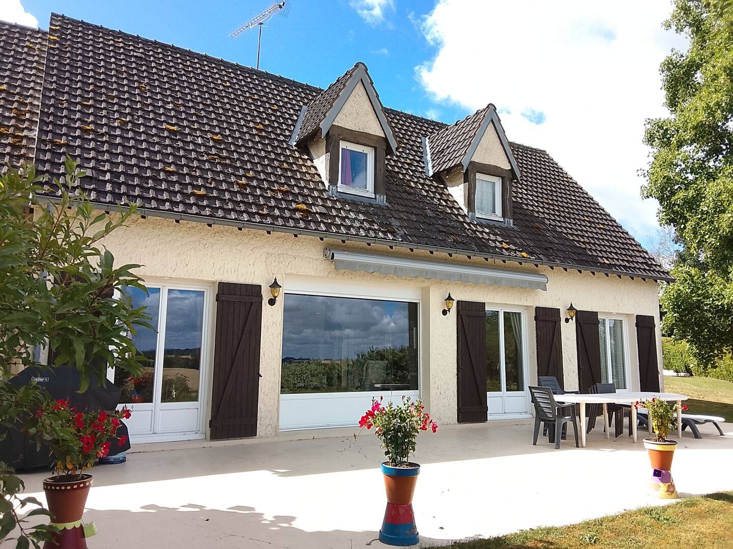 Maison 8 pièces 220 m² · à Charny Orée de Puisaye · 220 m² · 235 000 €