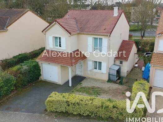 Maison à vendre 384 800 € 6 pièces 4 chambres 104 m² 290 m² de terrain Centre Est Lieusaint 77127