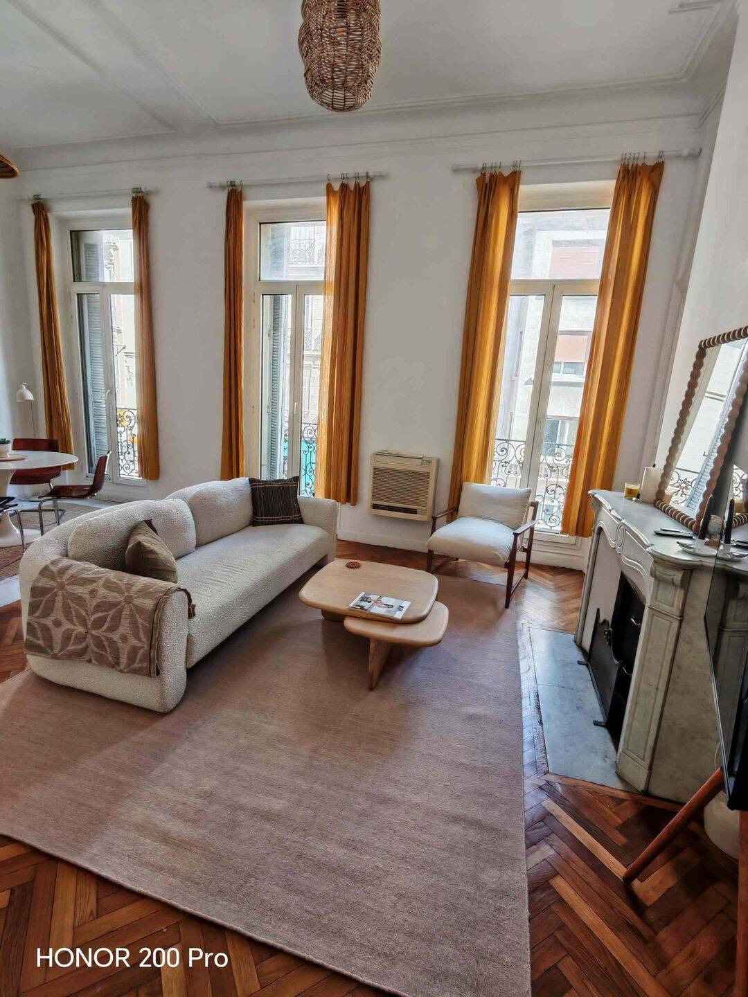 Appartement 3 pièces 115 m² · à Marseille 6ème Arrondissement · 115 m² · 2 400 €