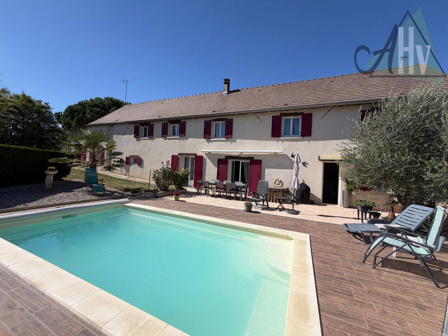 Maison 8 pièces 210 m² · à Cerneux · 210 m² · 330 000 €