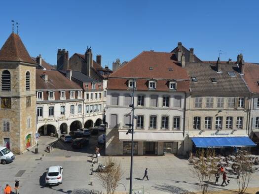 Immeuble à vendre 260 000 € 366 m² Centre Lons-le-Saunier 39000