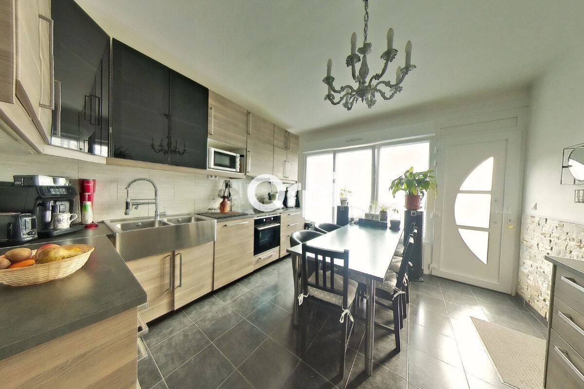 Maison 6 pièces 153 m² · à Lille · 153 m² · 290 375 €