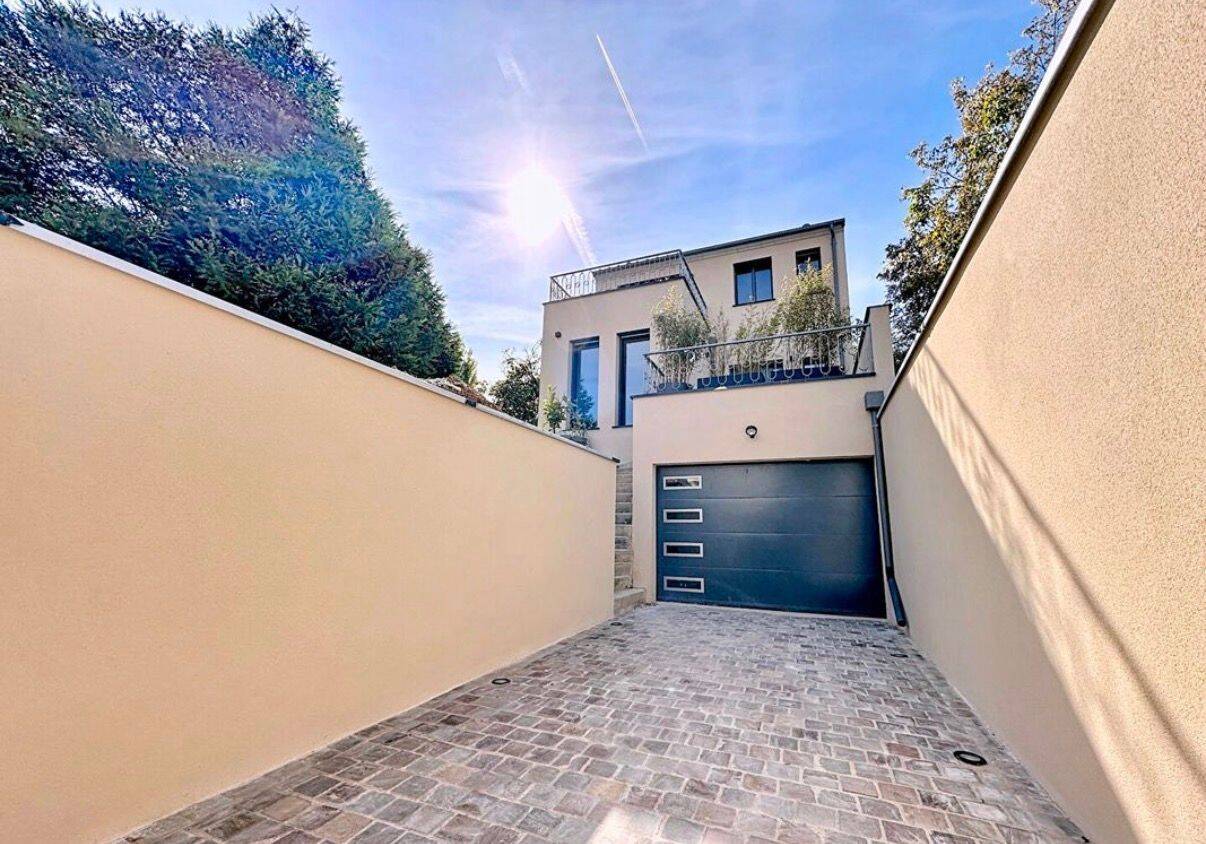 Maison 6 pièces 115 m² · à Chartres · 115 m² · 1 890 €
