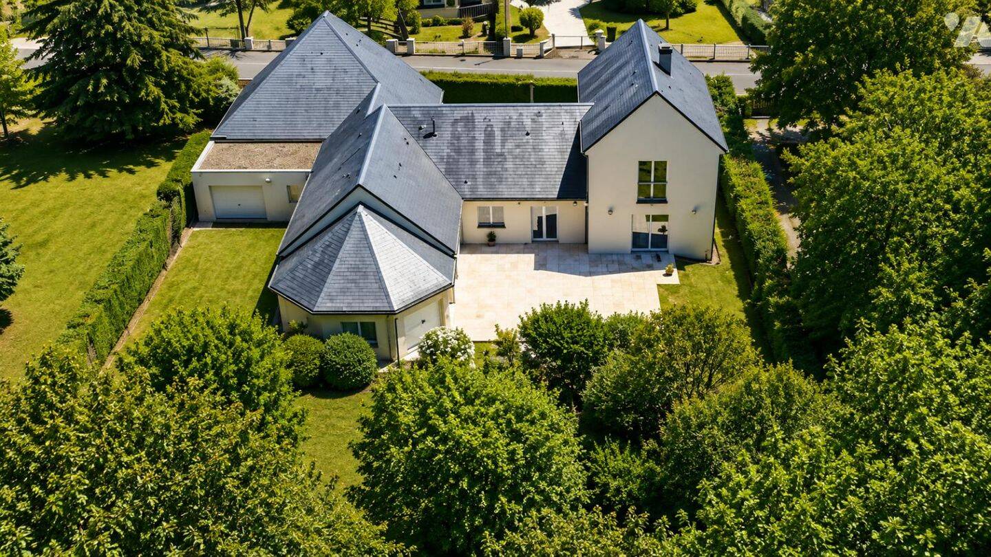 Maison 7 pièces 21 m² · à Montbazon · 21 m² · 672 750 €