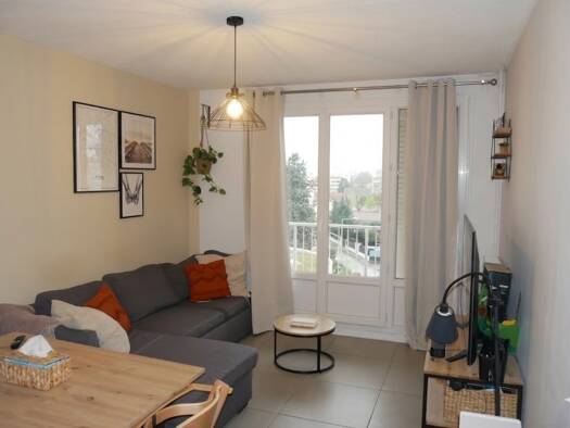 Appartement à vendre 189 000 € 4 pièces 3 chambres 78,6 m² Étage 4/5 Vénissieux 69200