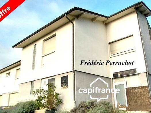 Immeuble à vendre 549 000 € 500 m² Chomontel Romagnat 63540