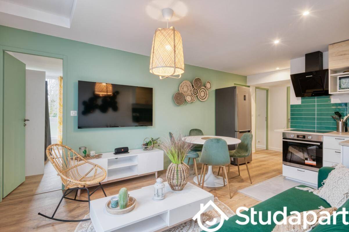1 pièce 8 m² · à Le Bouscat · 8 m² · 555 €