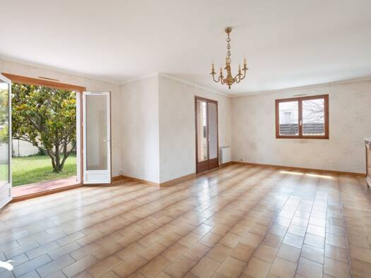 Maison de plain-pied à vendre 465 000 € 4 pièces 3 chambres 129 m² 1 000 m² de terrain Centre Ville Juvignac 34990