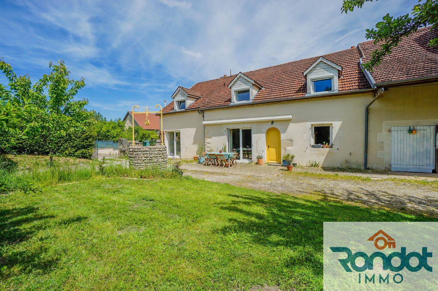 Maison 7 pièces 195 m² · à Vernois-lès-Vesvres · 195 m² · 265 000 €