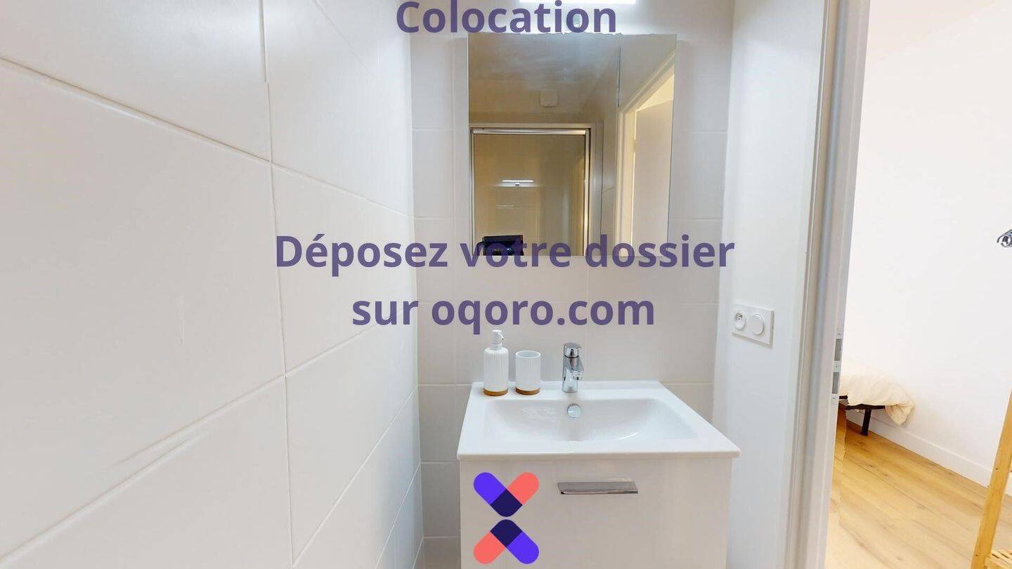 Chambre en colocation maison meublée — 22