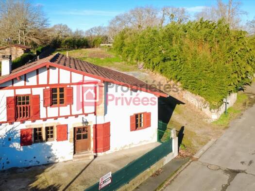 Maison à vendre 392 000 € 6 pièces 5 chambres 114 m² 2 210 m² de terrain Ustaritz 64480