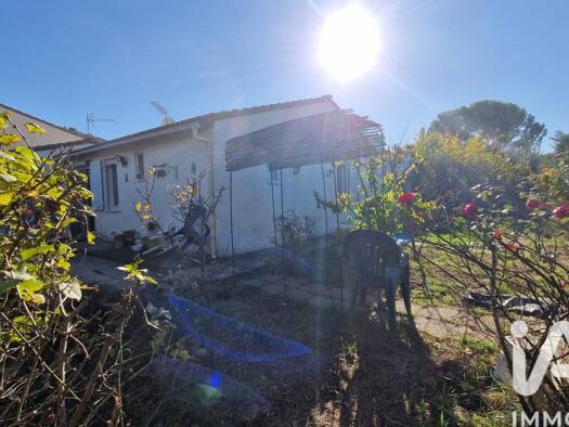 Maison de plain-pied à vendre 212 000 € 2 pièces 1 chambre 54 m² 369 m² de terrain Oraison 04700