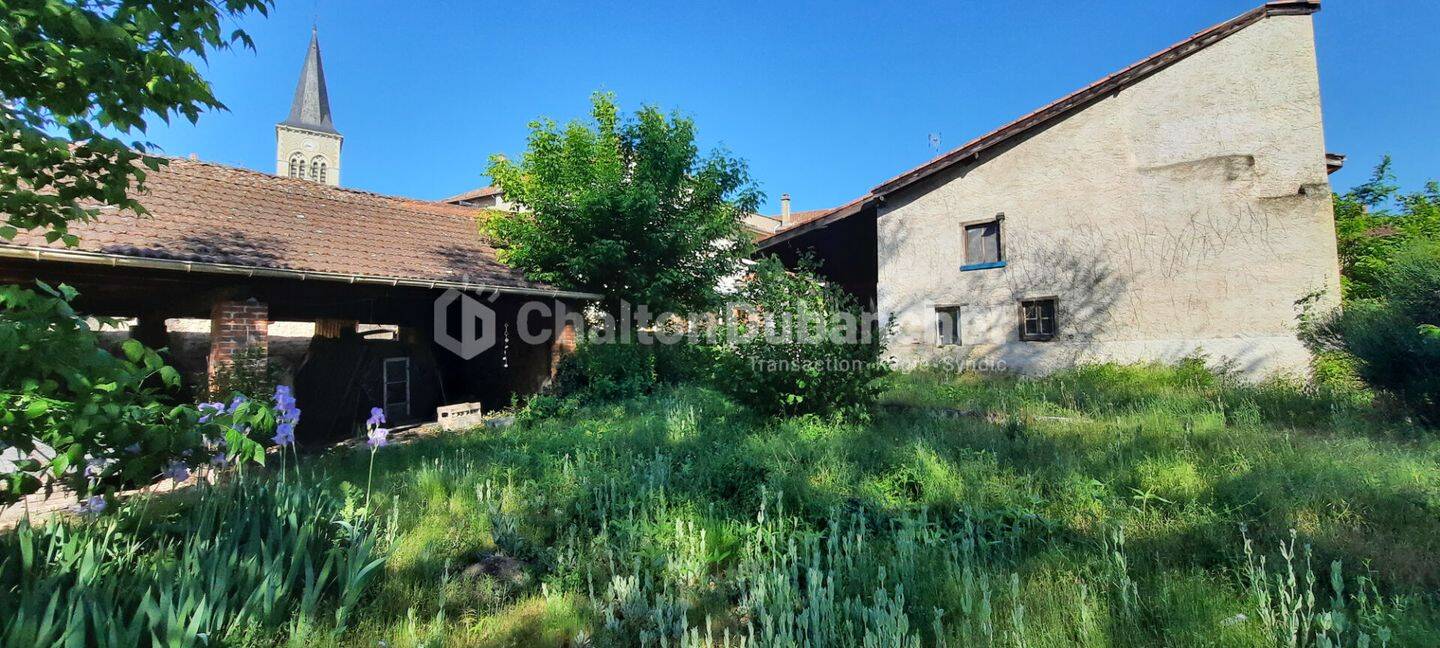 Maison 8 pièces 195 m² · à Nervieux · 195,3 m² · 115 000 €