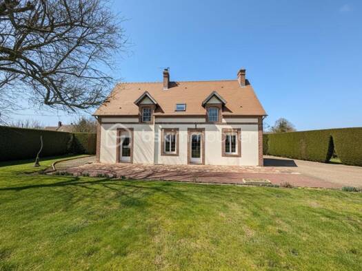 Maison à vendre 225 000 € 4 pièces 3 chambres 110 m² 17 000 m² de terrain L'Aigle 61300