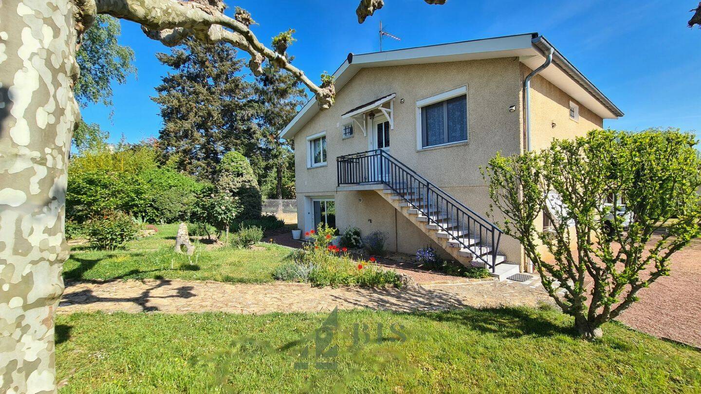 Maison 6 pièces 143 m² · à Commelle-Vernay · 142,8 m² · 259 000 €
