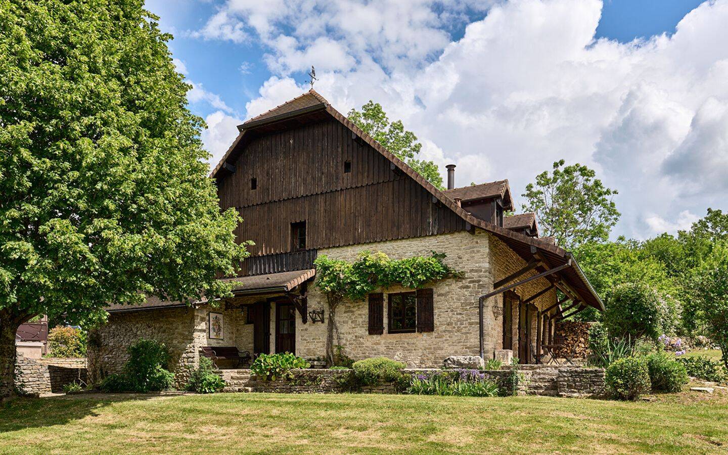 Maison 10 pièces 288 m² · à Bournois · 288 m² · 480 000 €