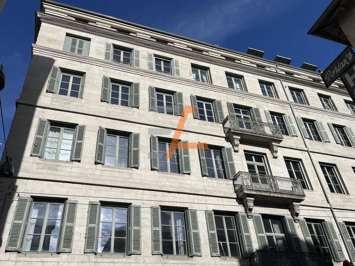 Appartement 8 pièces 193 m² · à Saint-Étienne · 193 m² · 214 000 €