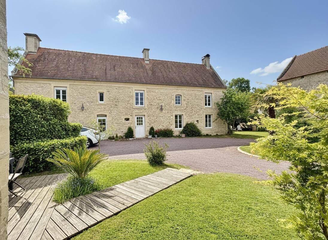 Maison 16 pièces 370 m² · à Bayeux · 370 m² · 850 000 €