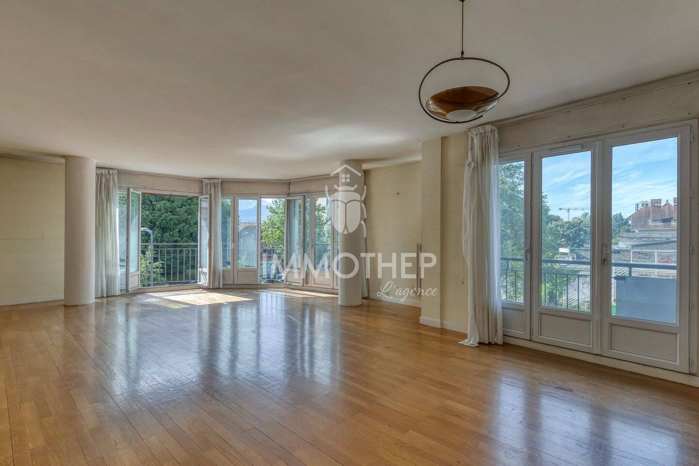 Appartement 4 pièces 118 m² · à Grenoble · 118 m² · 185 000 €