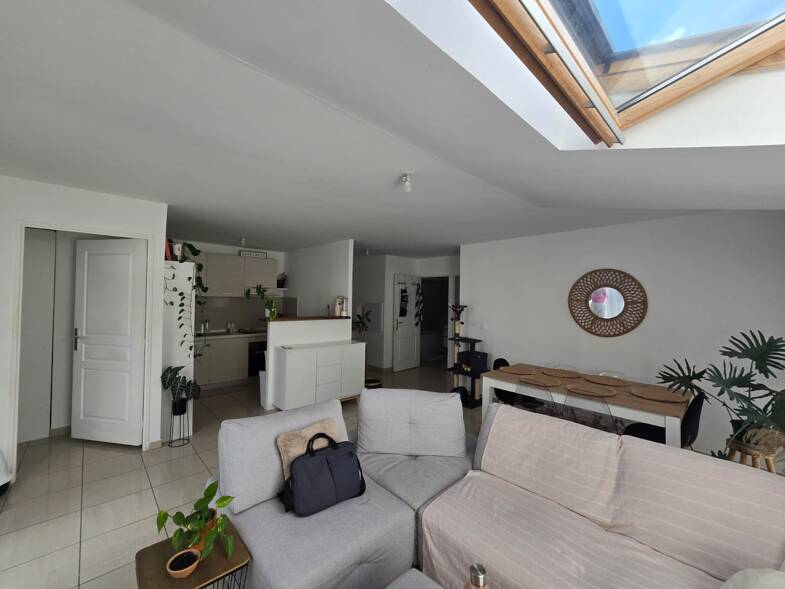 Appartement à louer 1 000 € 3 pièces 1 chambre 67,7 m² 1 étages Sainte-Clotilde Ste Clotilde 97490