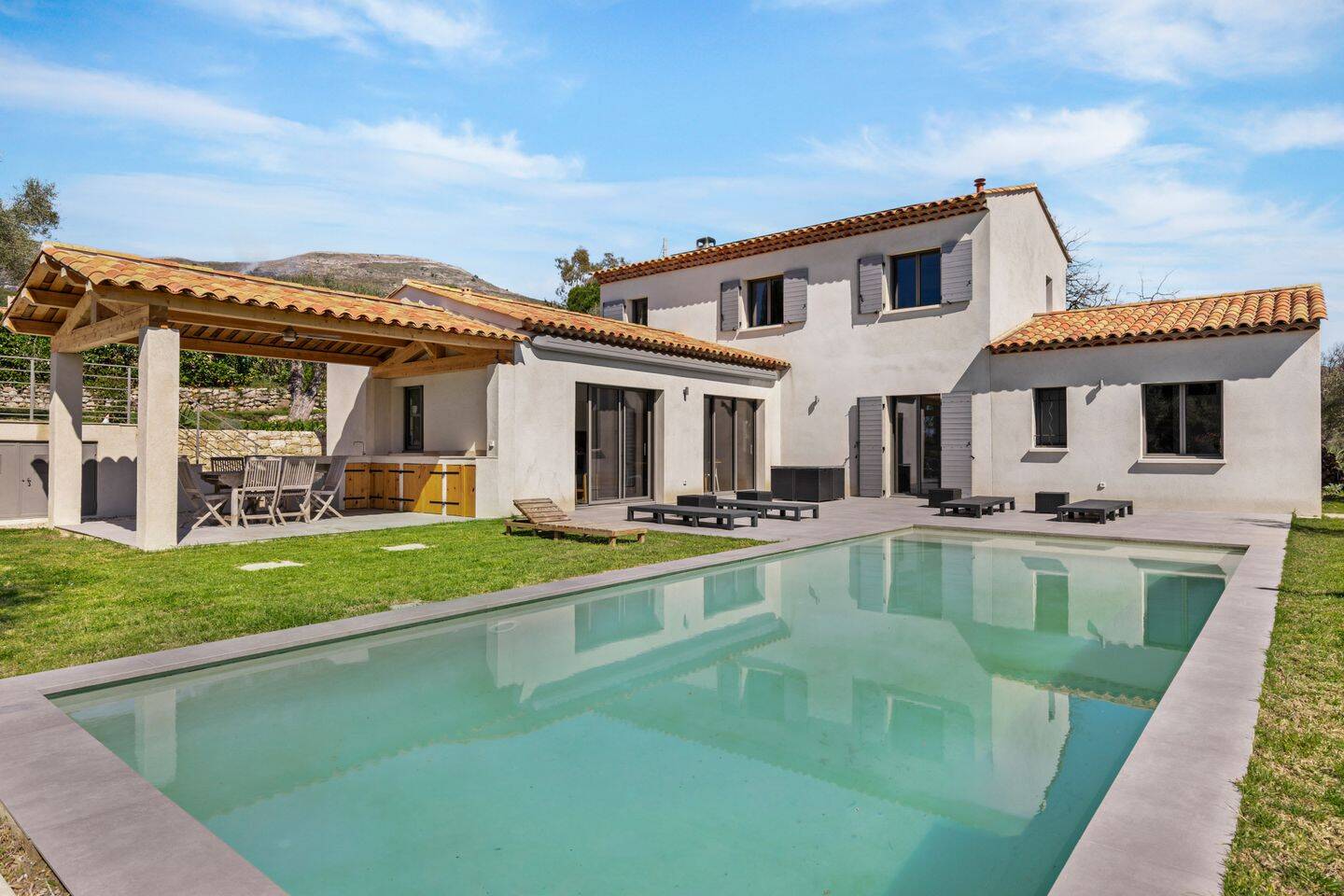 Maison 6 pièces 185 m² · à Tourrettes-sur-Loup · 185 m² · 1 390 000 €