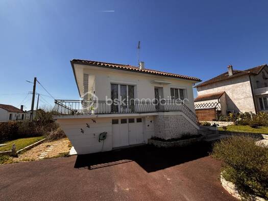 Maison à vendre 222 000 € 6 pièces 2 chambres 135 m² 700 m² de terrain Mauzé-sur-le-Mignon 79210