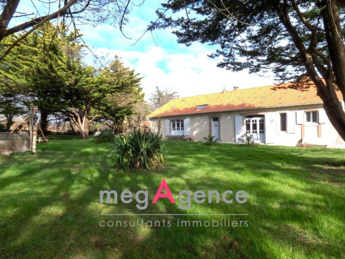 Maison 6 pièces 172 m² · à Avrillé · 172 m² · 351 000 €