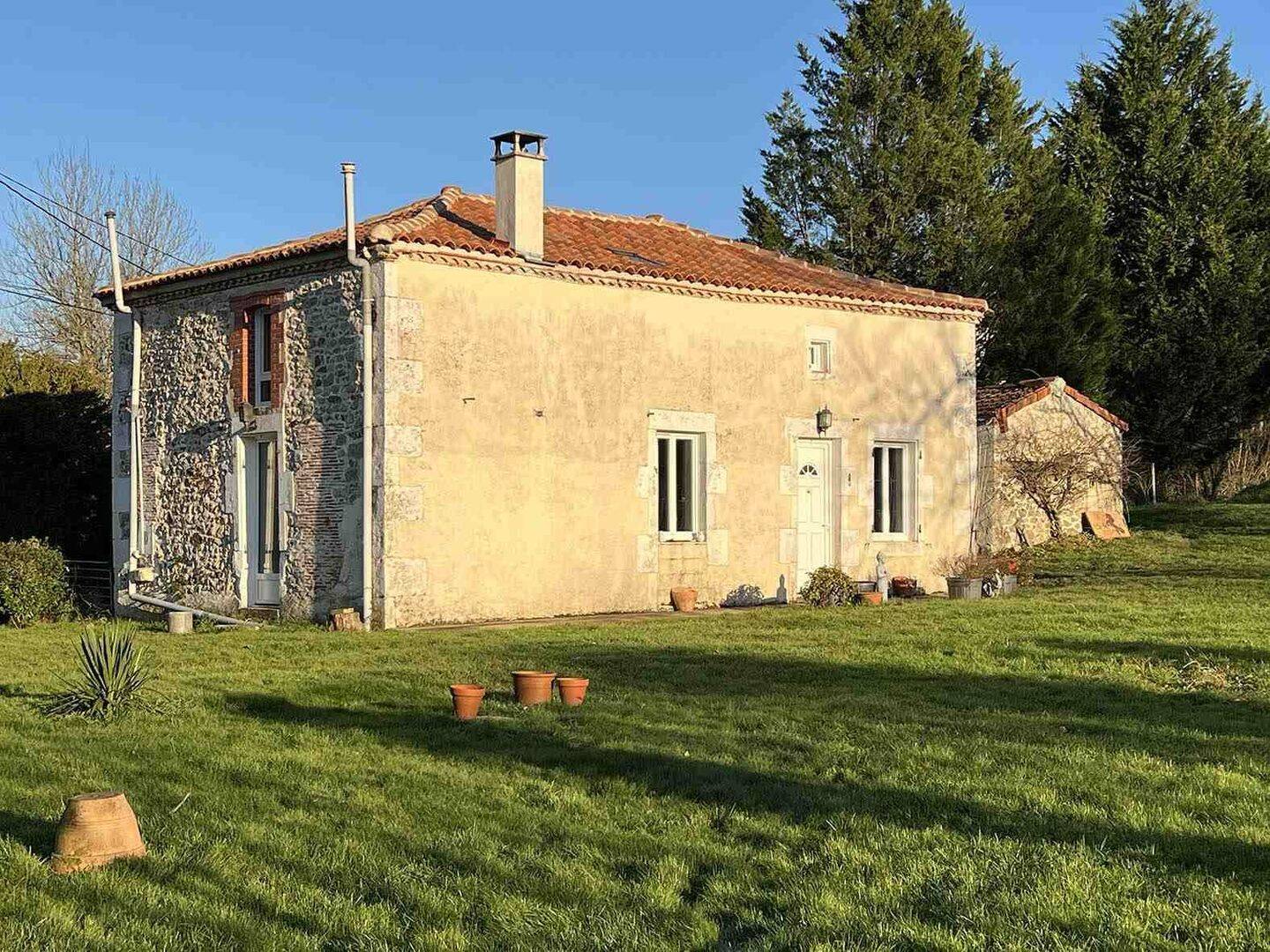 Maison 4 pièces 110 m² · à Confolens · 110 m² · 204 750 €