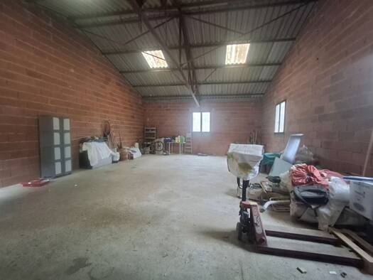 Parking à vendre 67 000 € 86 m² Villeneuve-les-Corbières 11360