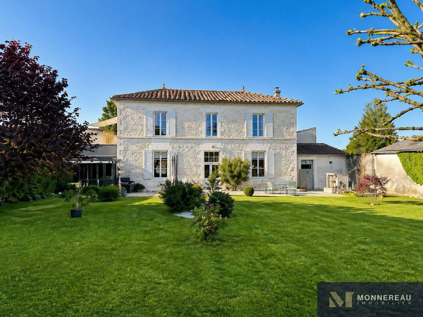 Maison 5 pièces 168 m² · à Vignolles · 168 m² · 450 000 €