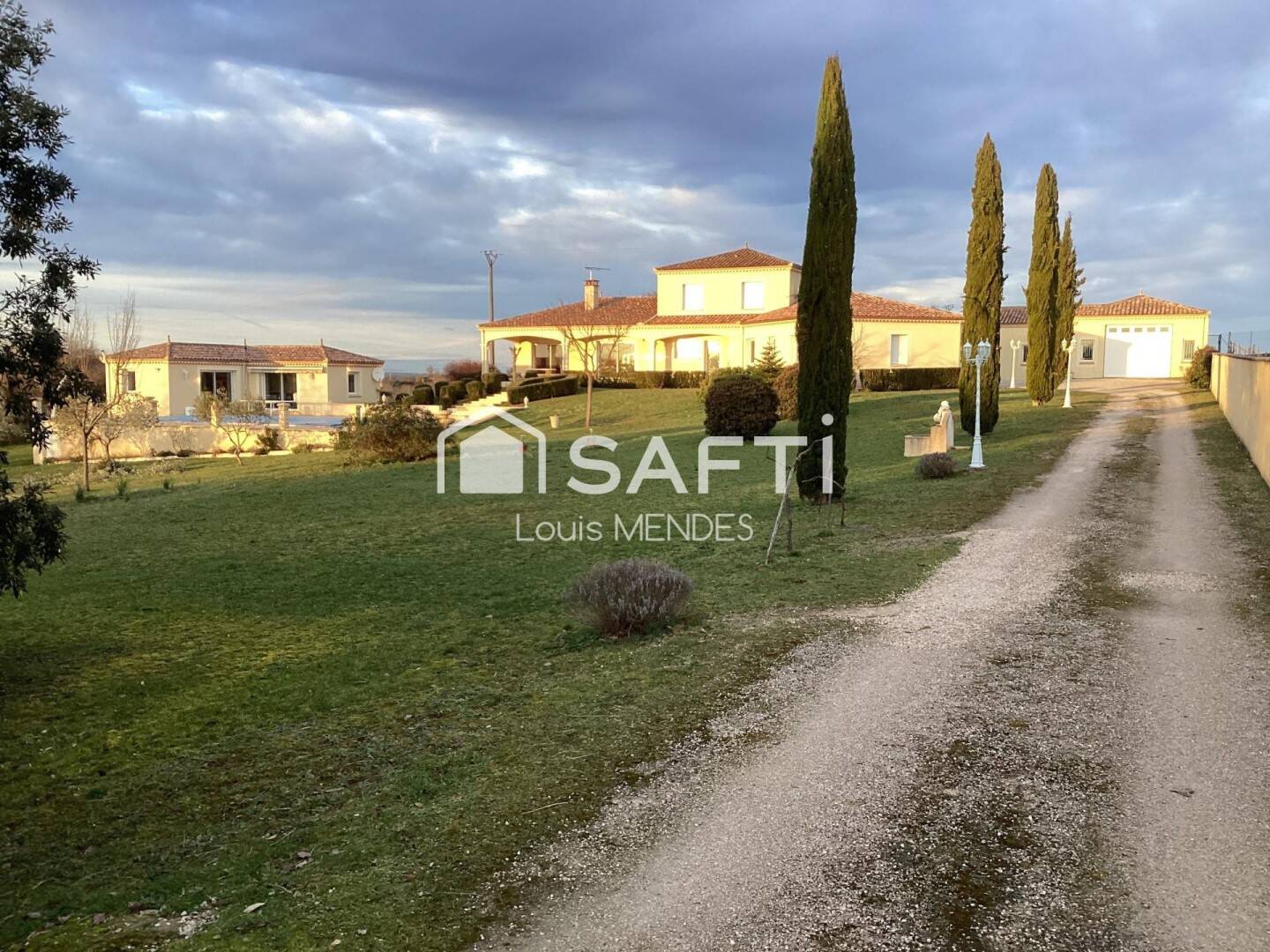 Maison 8 pièces 222 m² · à Cahors · 222 m² · 684 000 €