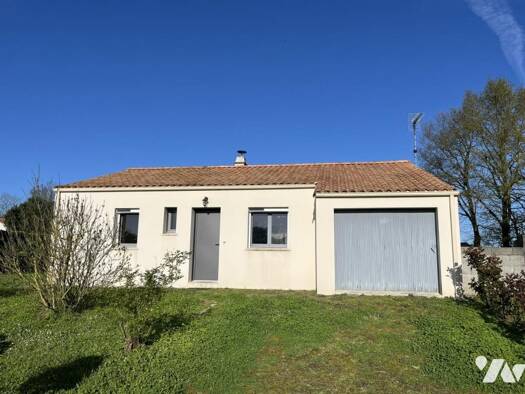 Maison à vendre 146 300 € 3 pièces 2 chambres 70 m² 924 m² de terrain Thiré 85210