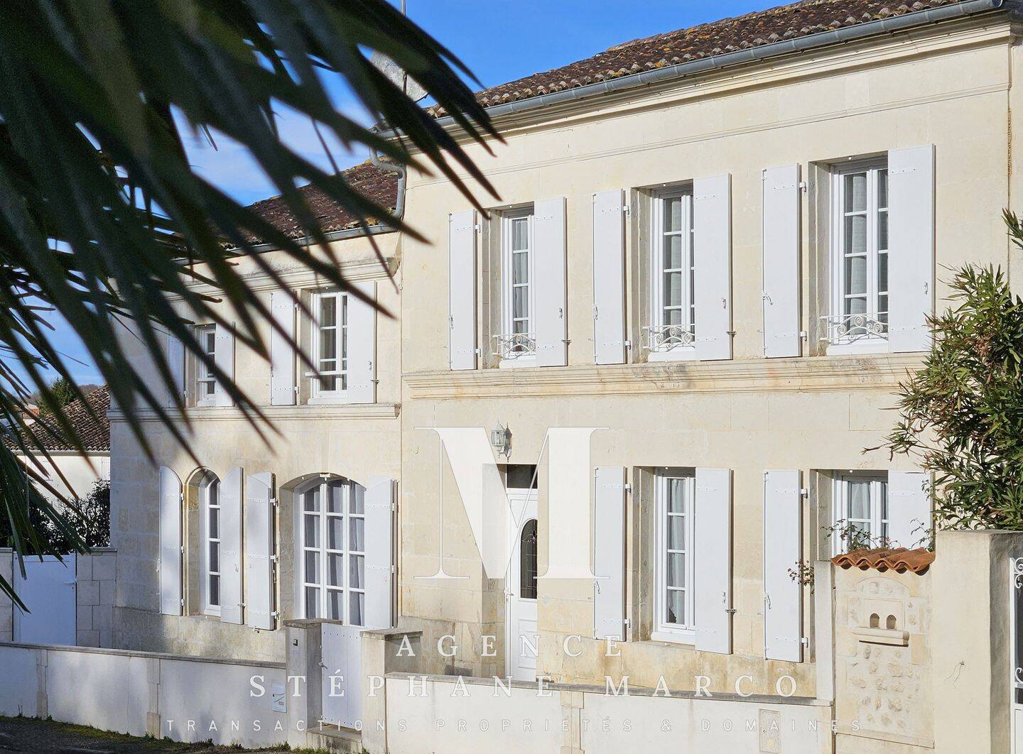 Maison 8 pièces 223 m² · à Saintes · 223 m² · 414 850 €