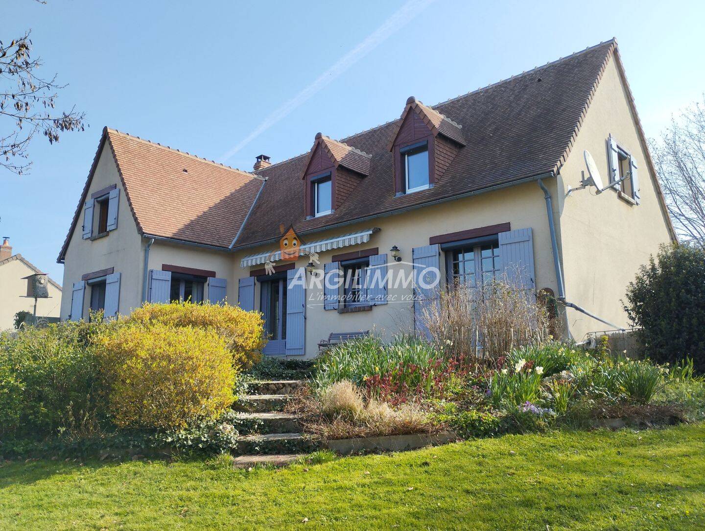 Maison 8 pièces 147 m² · à Saint-Calais · 147,4 m² · 196 100 €