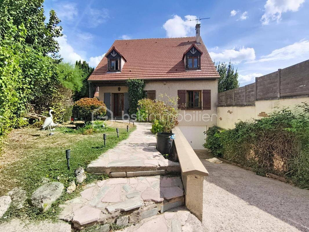 Maison 7 pièces 180 m² · à Le Thillay · 180 m² · 474 000 €