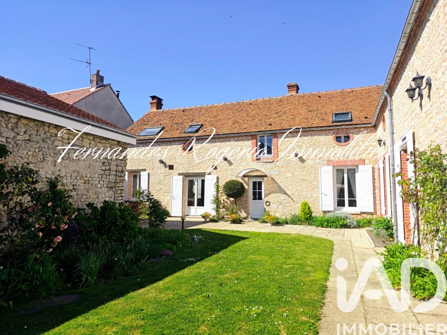 Maison 7 pièces 192 m² · à Batilly-en-Gâtinais · 192 m² · 284 990 €