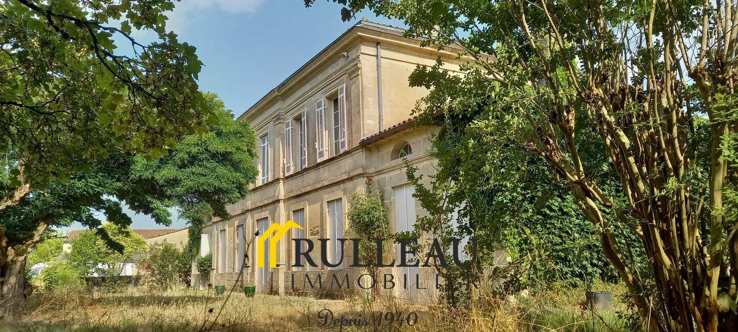Maison 9 pièces 304 m² · à Pugnac · 304 m² · 318 000 €