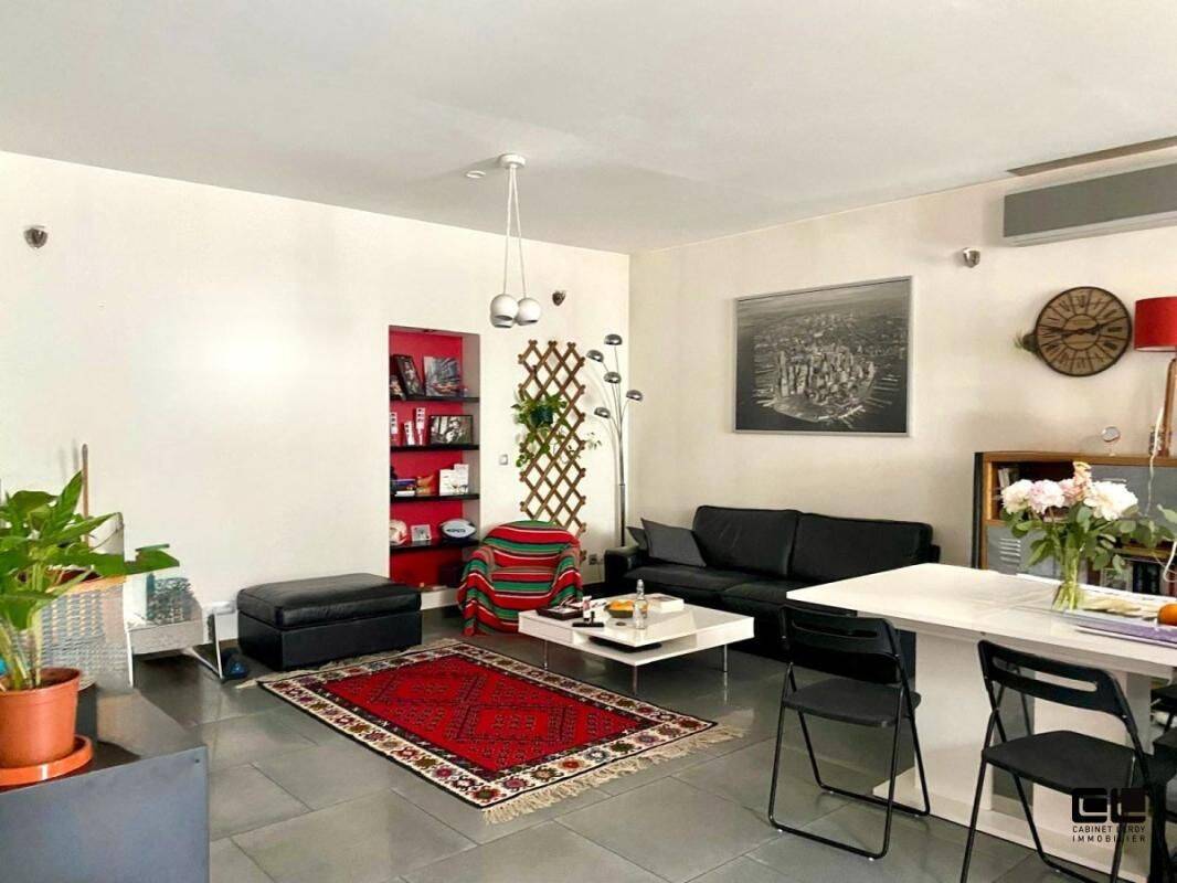 Maison de ville location meublée  87m² 2 chambres RUE LEON BLUM — 1