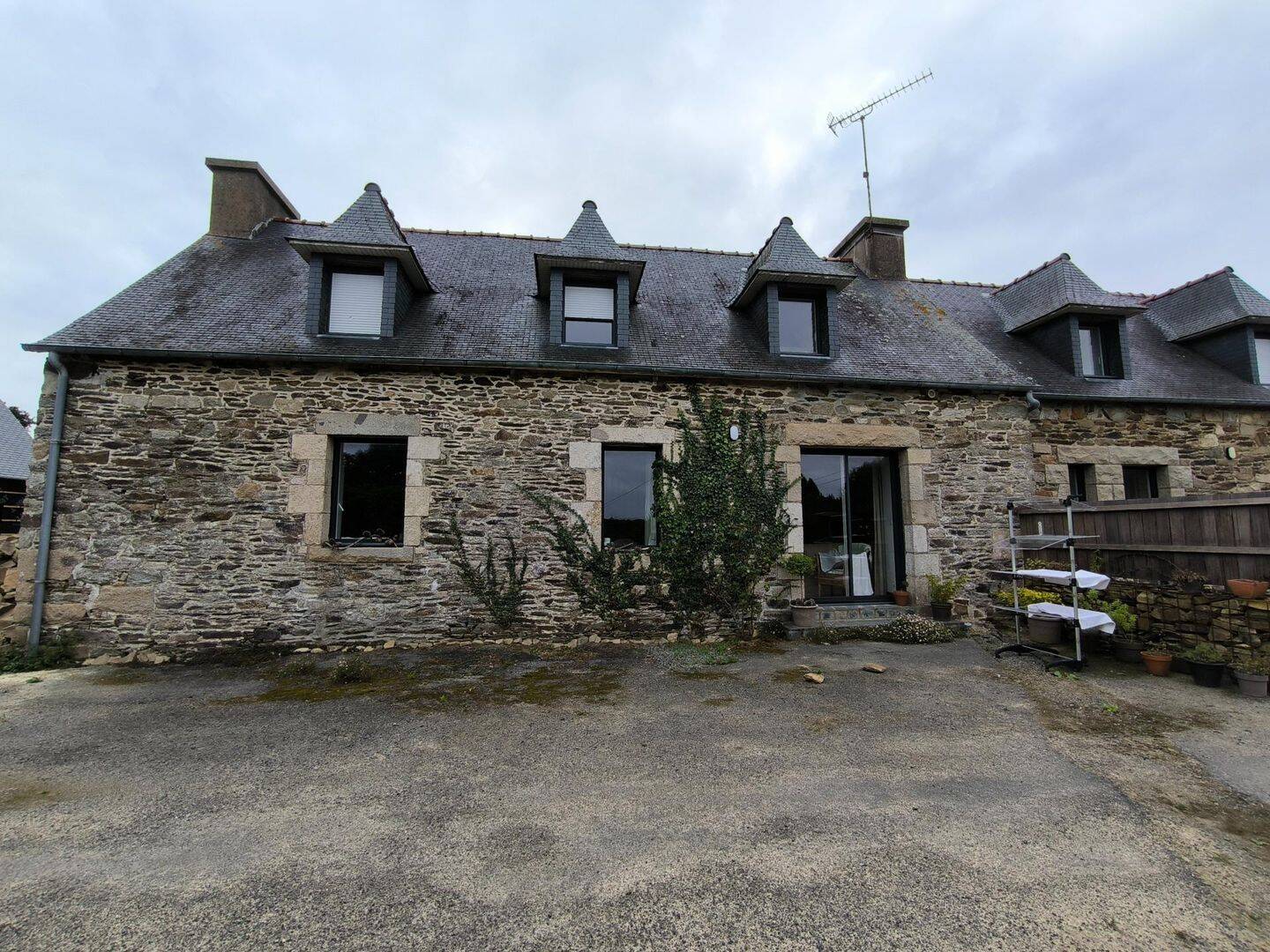 Maison 5 pièces 86 m² · à Minihy-Tréguier · 86 m² · 990 €/mois
