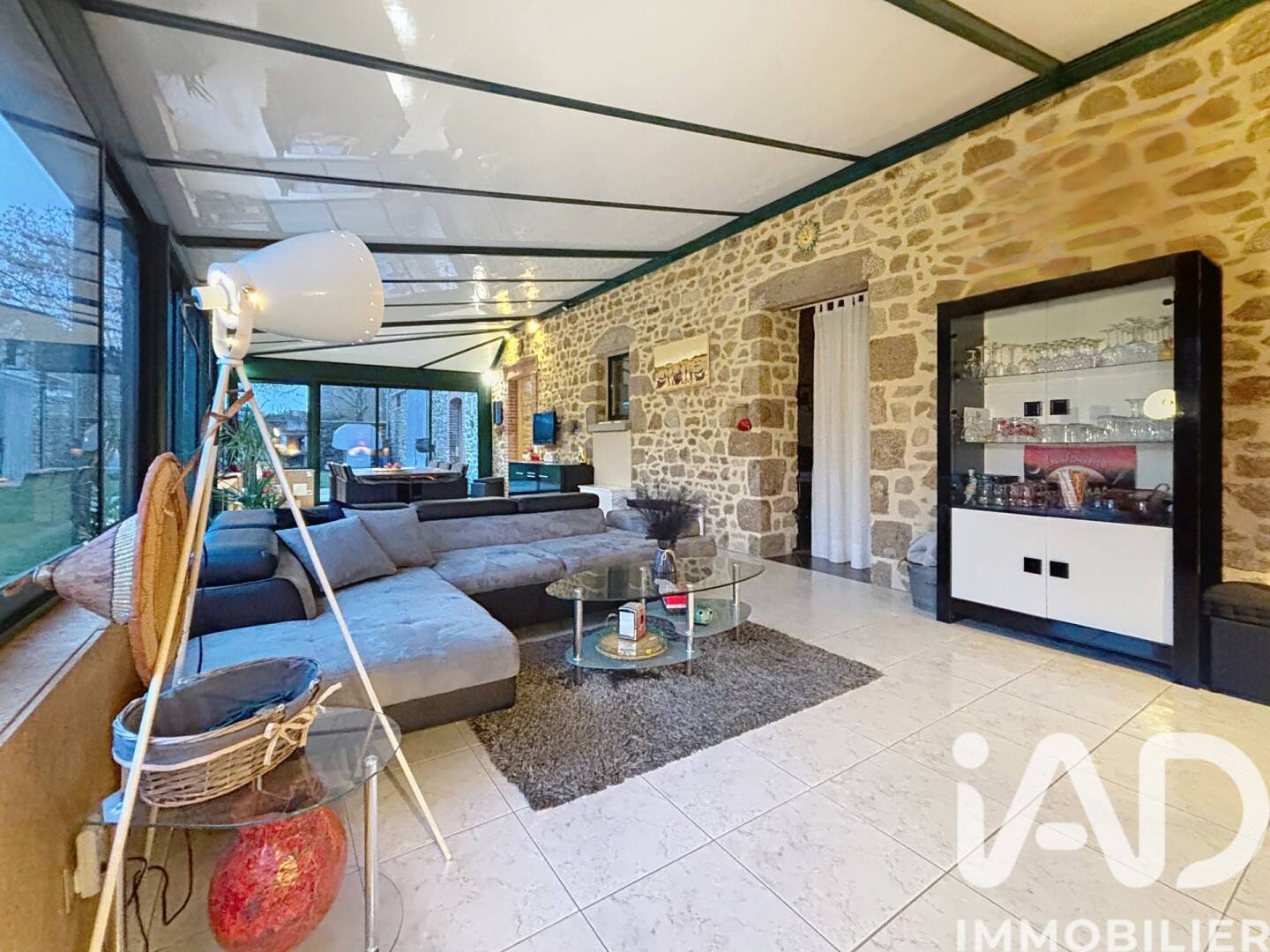Maison 7 pièces 163 m² · à Mézangers · 162,5 m² · 213 000 €