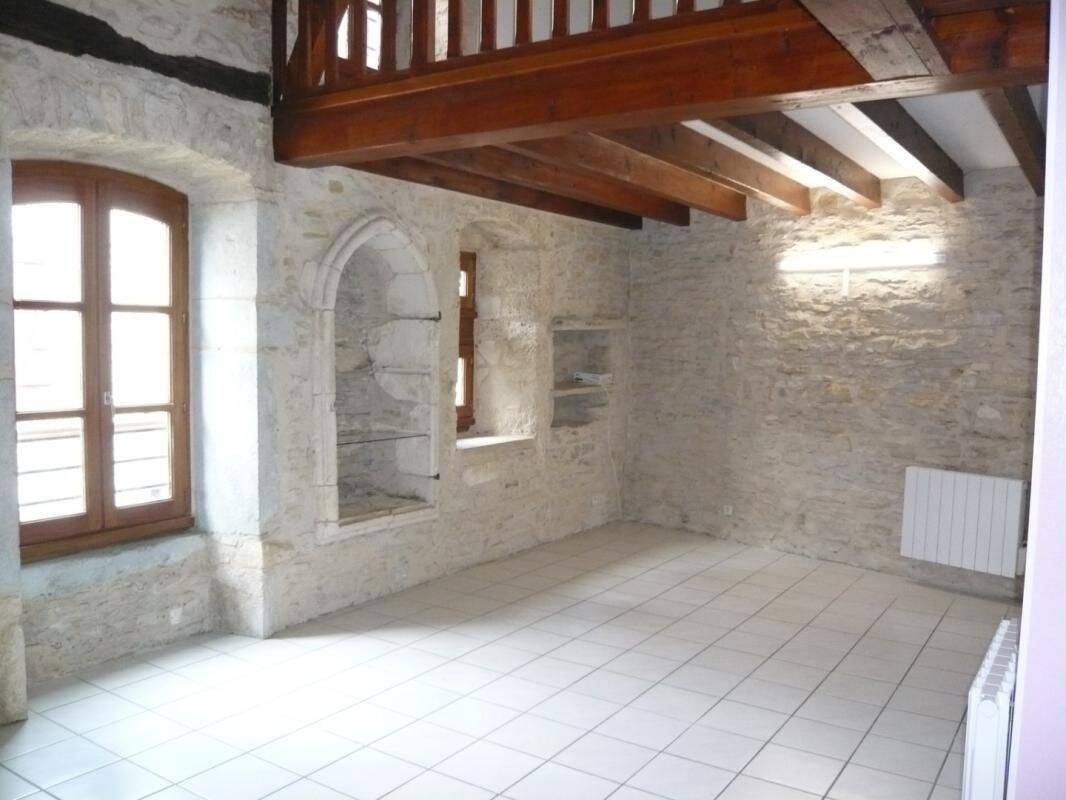 Appartement 2 pièces 59 m² · à Crémieu · 59 m² · 645 €/mois
