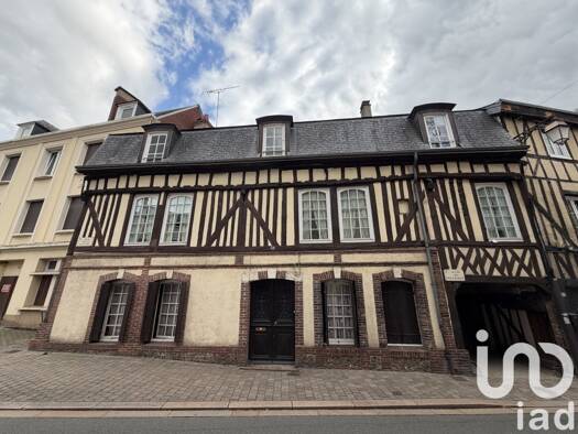 Maison à vendre 183 000 € 6 pièces 4 chambres 138 m² 225 m² de terrain Centre Ville Bernay 27300