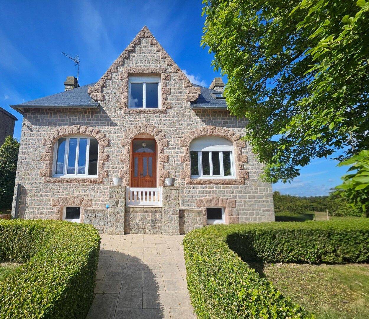 Maison 6 pièces 124 m² · à Ploëzal · 124 m² · 220 000 €