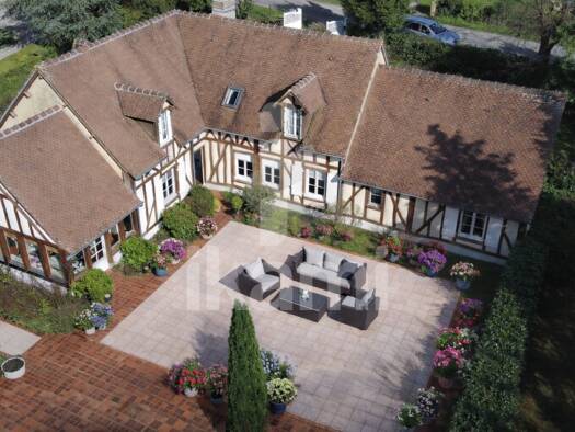 Maison à vendre 490 000 € 10 pièces 5 chambres 251 m² 3 972 m² de terrain Chaumont-sur-Tharonne 41600