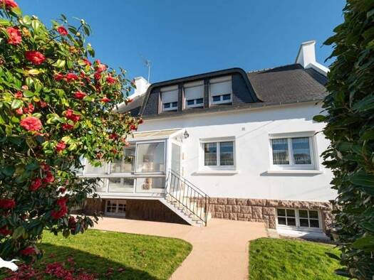 Maison de plain-pied à vendre 192 240 € 6 pièces 4 chambres 125 m² 569 m² de terrain Sainte-Sève 29600