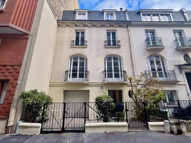 Maison à louer 7 150 € 9 pièces 6 chambres 260 m² Vaugirard-Parc des Expositions Paris 15ème 75015